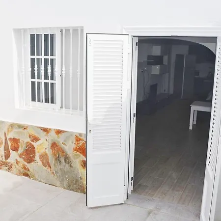 شقة Sea View With Terrace